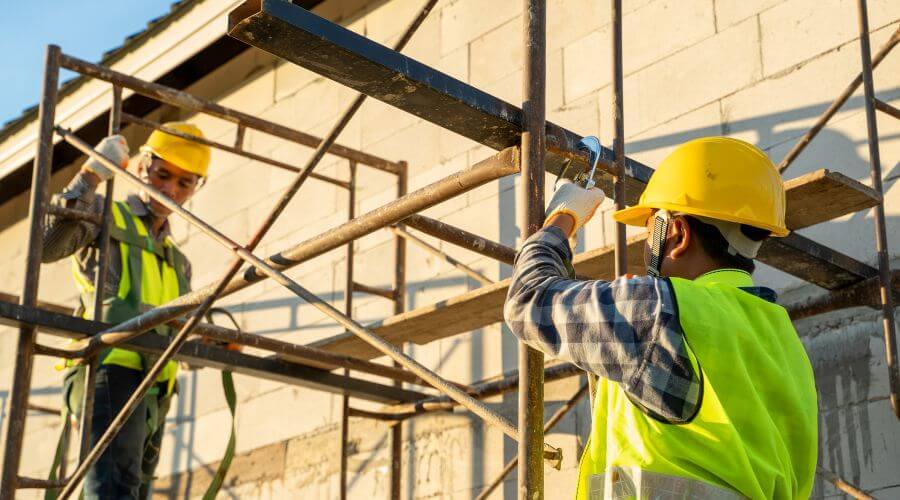 Professional gutter cleaning in Stony Ridge, OH